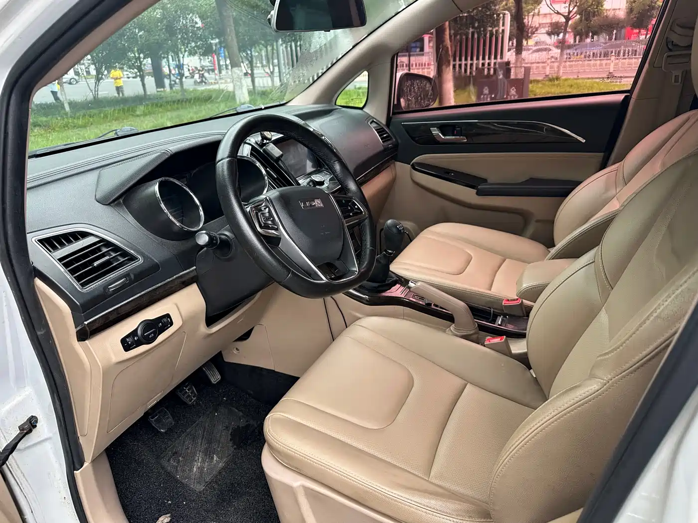 Lifan Xuanlang 2017 2017 1.8L Manual Comfort Type