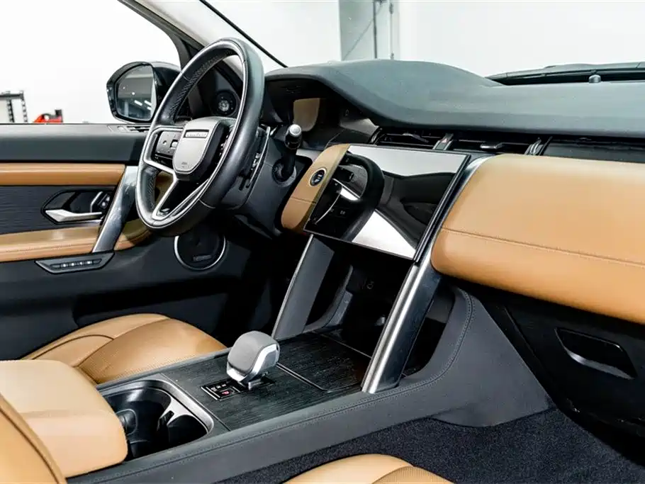 Land Rover Discovery Sport 2024 Luxury Custom Edition фото 18