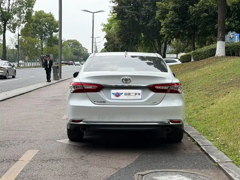 Toyota Camry 2023 2.0G Luxury Edition фото 5