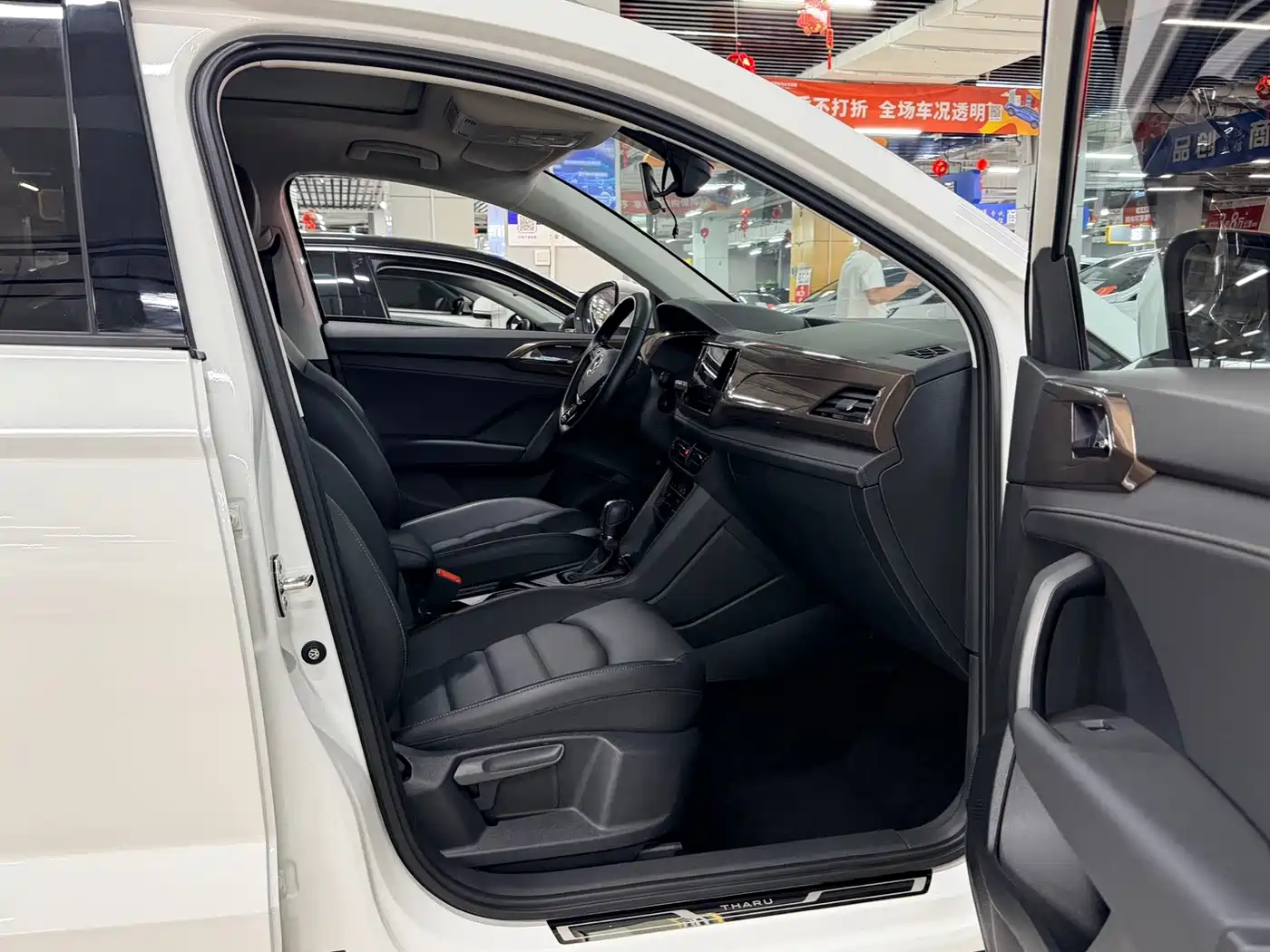 Volkswagen Tharu 2022 280TSI FWD Luxury Edition фото 12