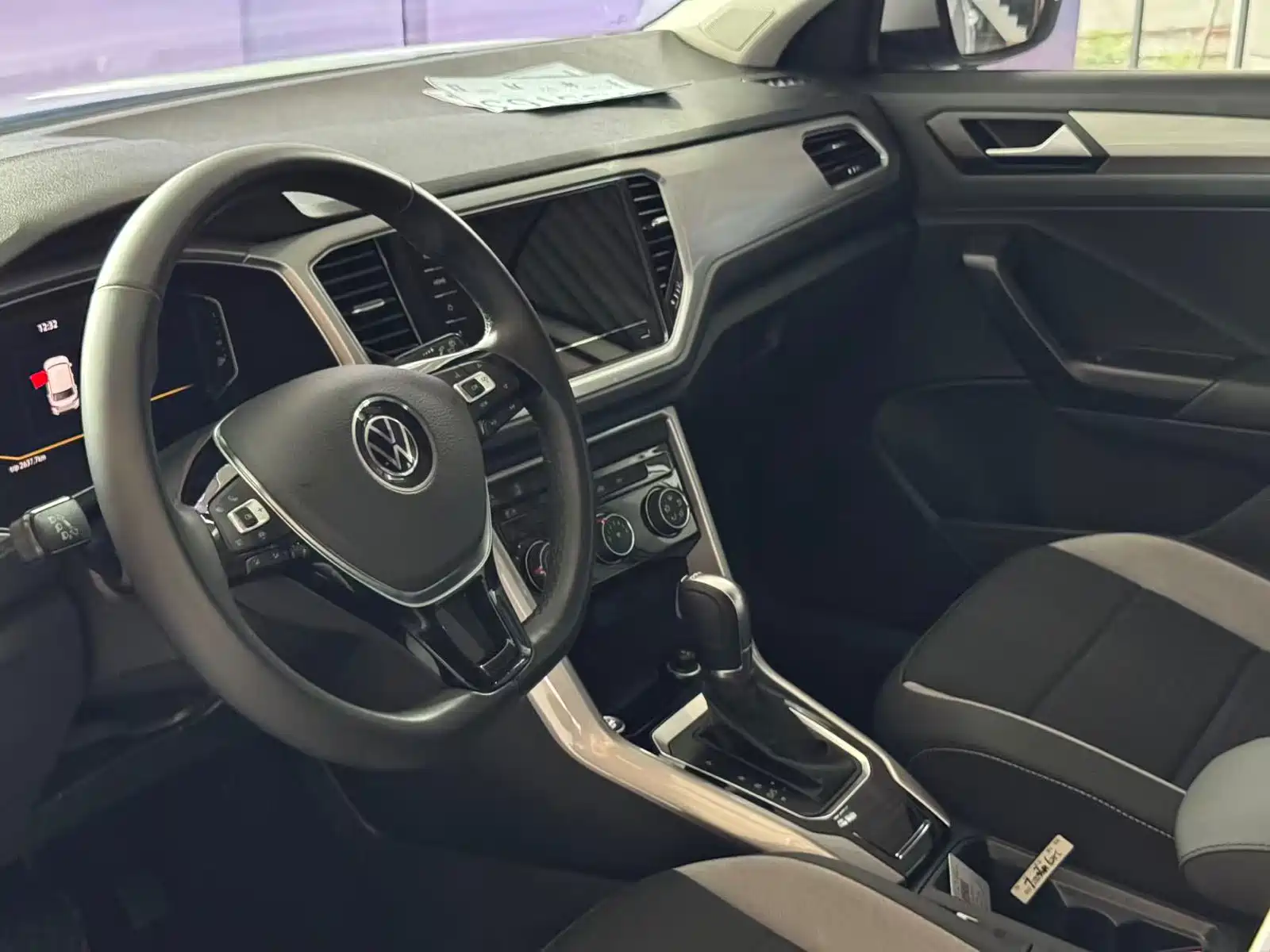 Фото 12 - Volkswagen T-ROC