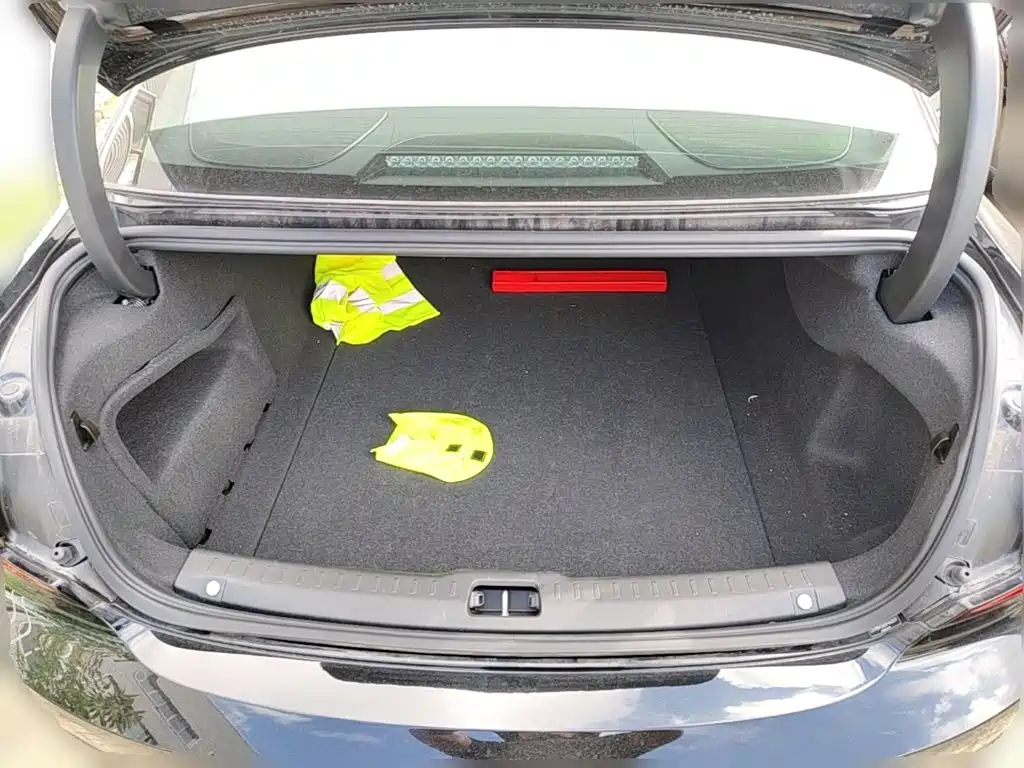 Фото 24 - Volvo S90