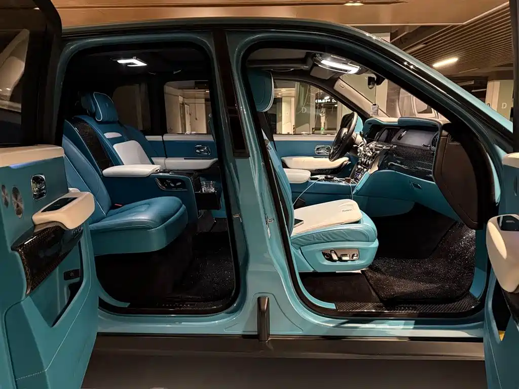 Photo 5 - Rolls-Royce Cullinan