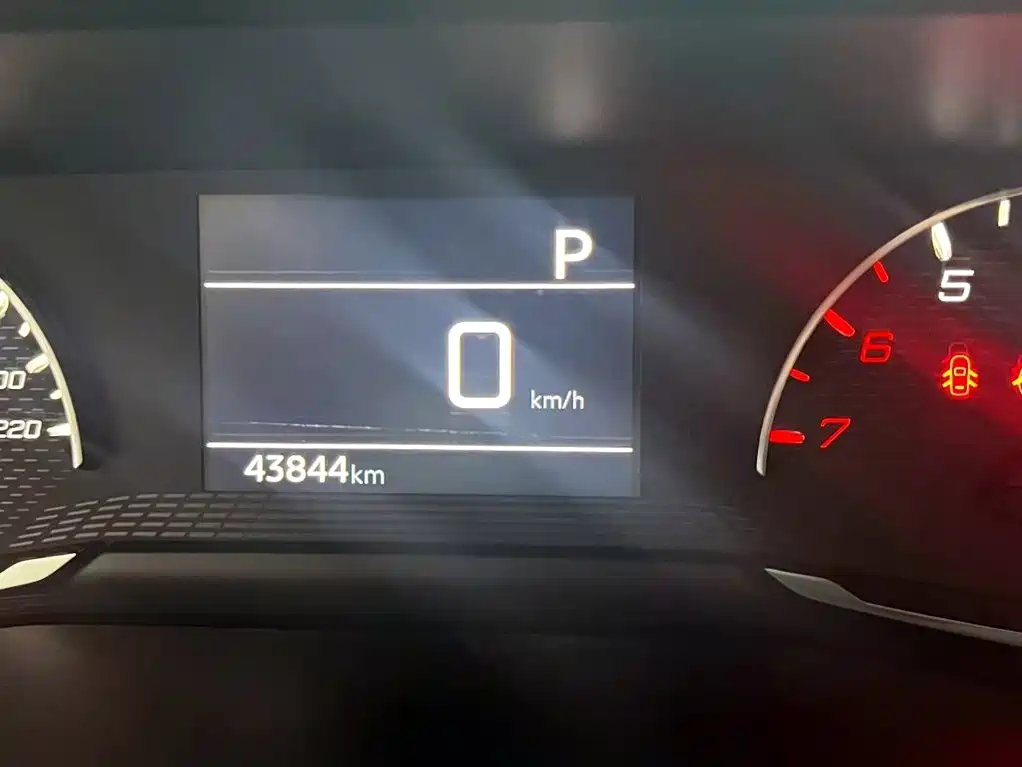 Photo 14 - Peugeot 2008