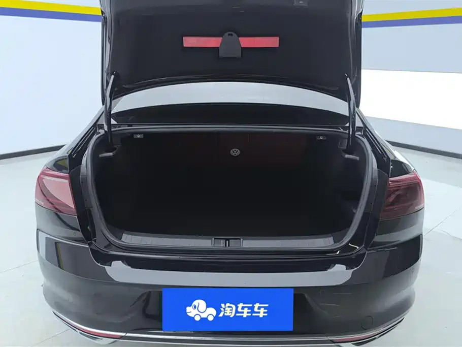 Volkswagen Magotan 2023 Model 2 Million Commemorative Edition 330TSI DSG Luxury фото 4