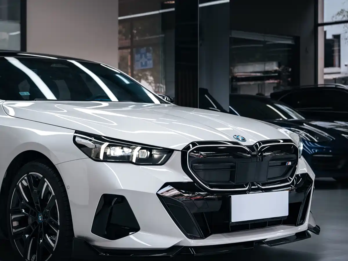 BMW i5 2024 eDrive 35L Premium Model M Sport Package фото 7