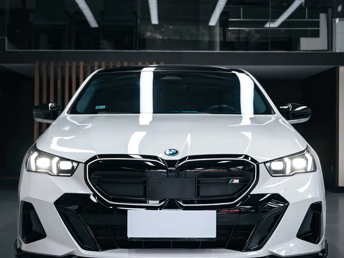 BMW i5 2024 eDrive 35L Premium Model M Sport Package фото 2