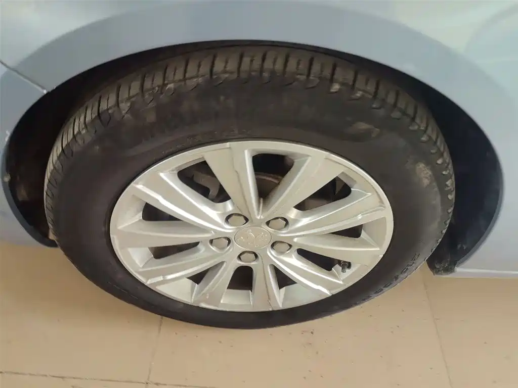 Peugeot 308S 2015 1.2T Auto Dynamic Edition фото 23