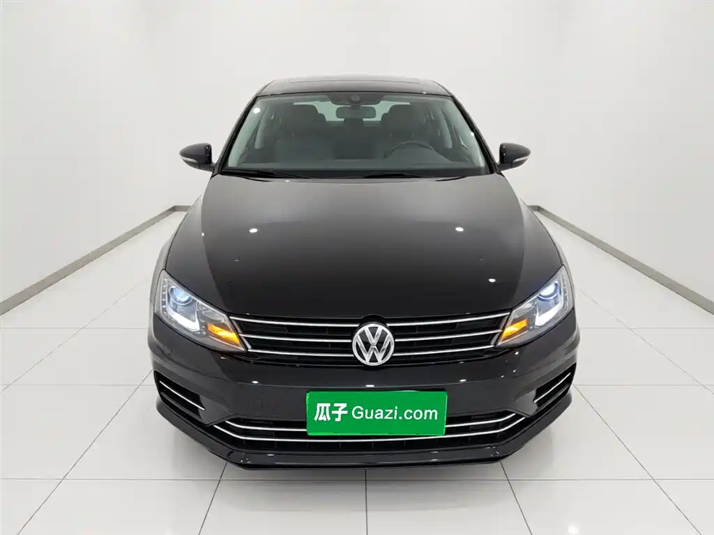 Volkswagen Sagitar 2018 280TSI DSG Spark Edition фото 3