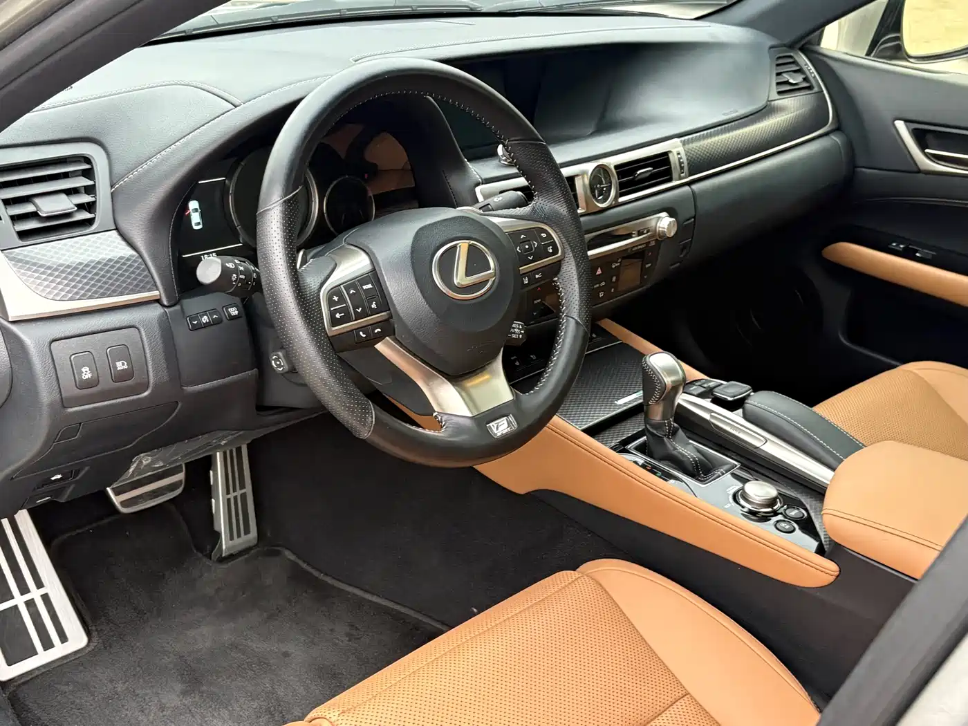 Lexus GS 2016 200t F SPORT фото 9
