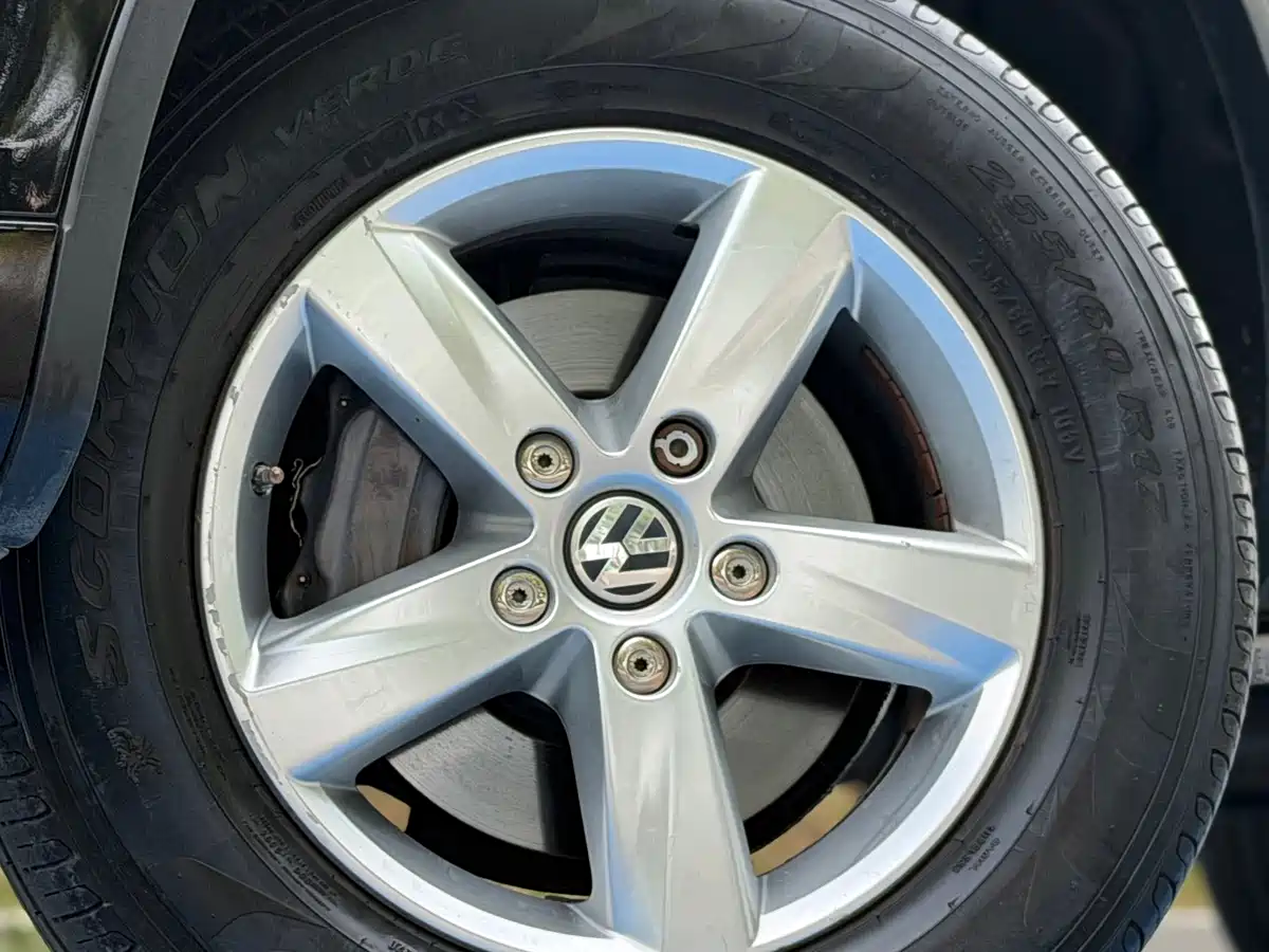 Фото 8 - Volkswagen Touareg