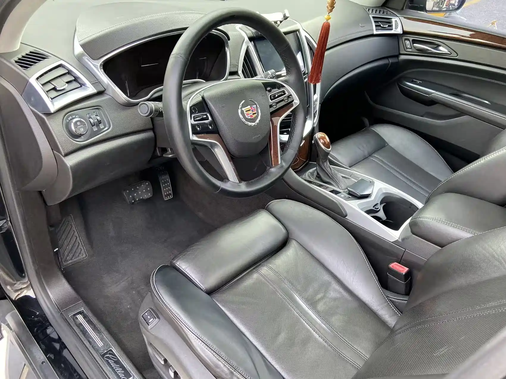 Photo 9 - Cadillac SRX