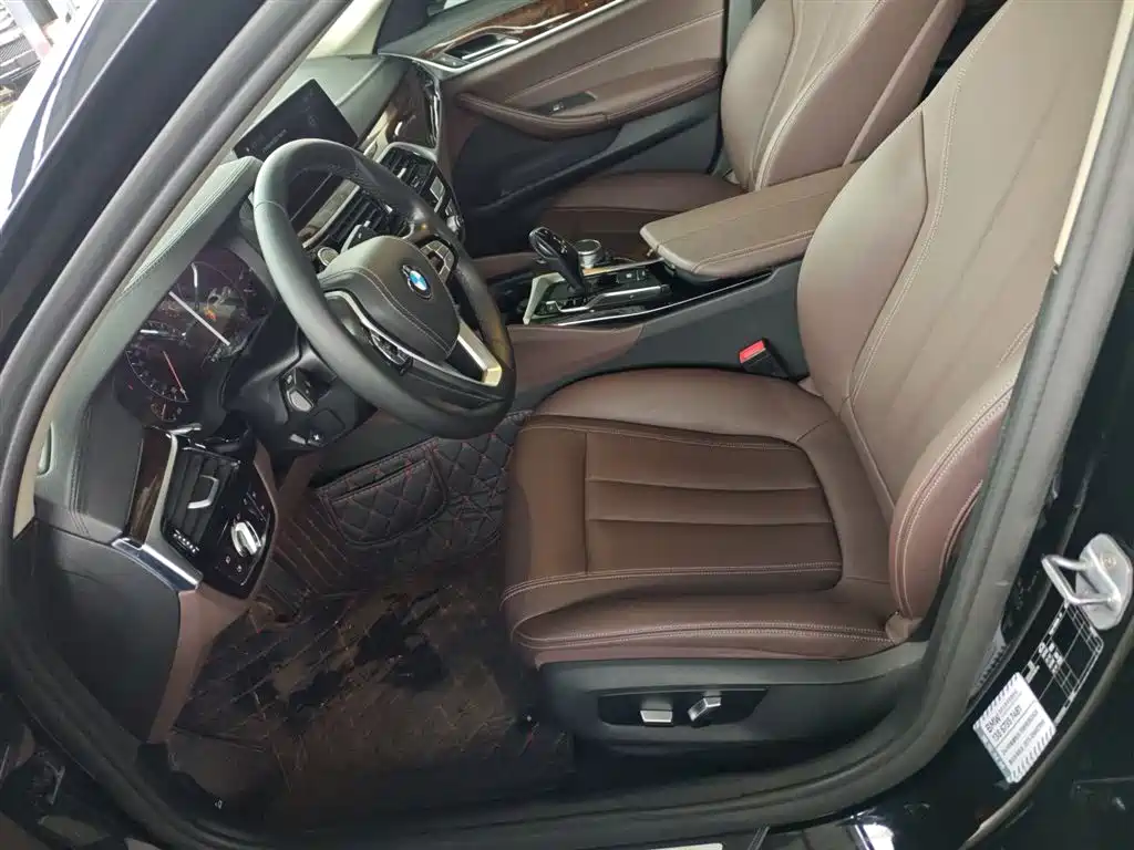 BMW 5 Series 2019 525Li Luxury Package фото 15