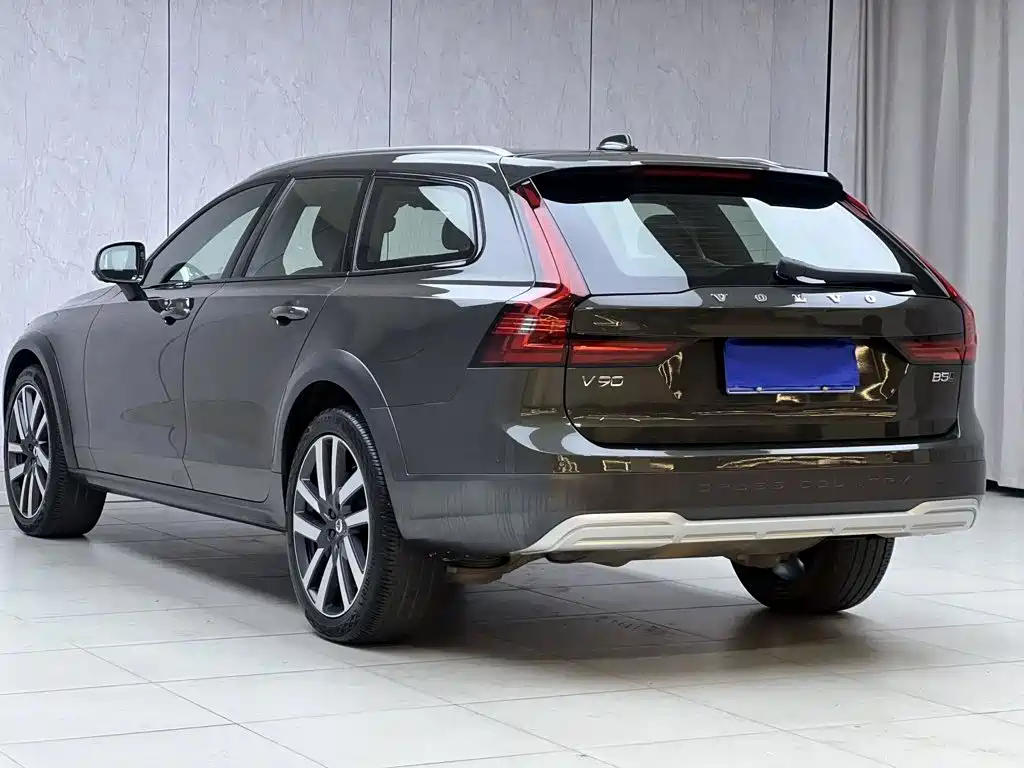 Volvo V90 2021 2021 Model Cross Country B5 AWD Premium Smart Edition