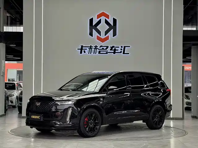 CADILLAC XT6