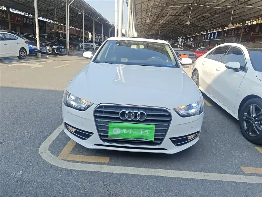 Audi A4L 2016 30 TFSI Automatic Comfort фото 3