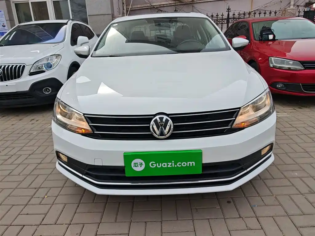 Volkswagen Sagitar 2017 1.6L Automatic Comfort фото 3