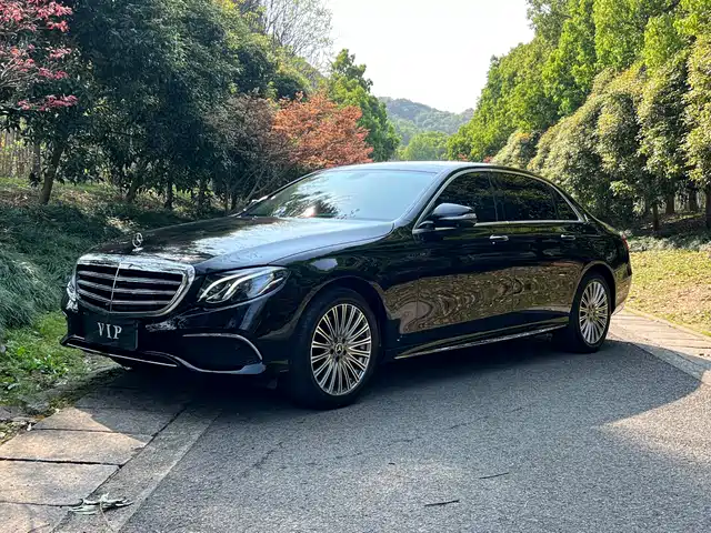 MERCEDES-BENZ E CLASS