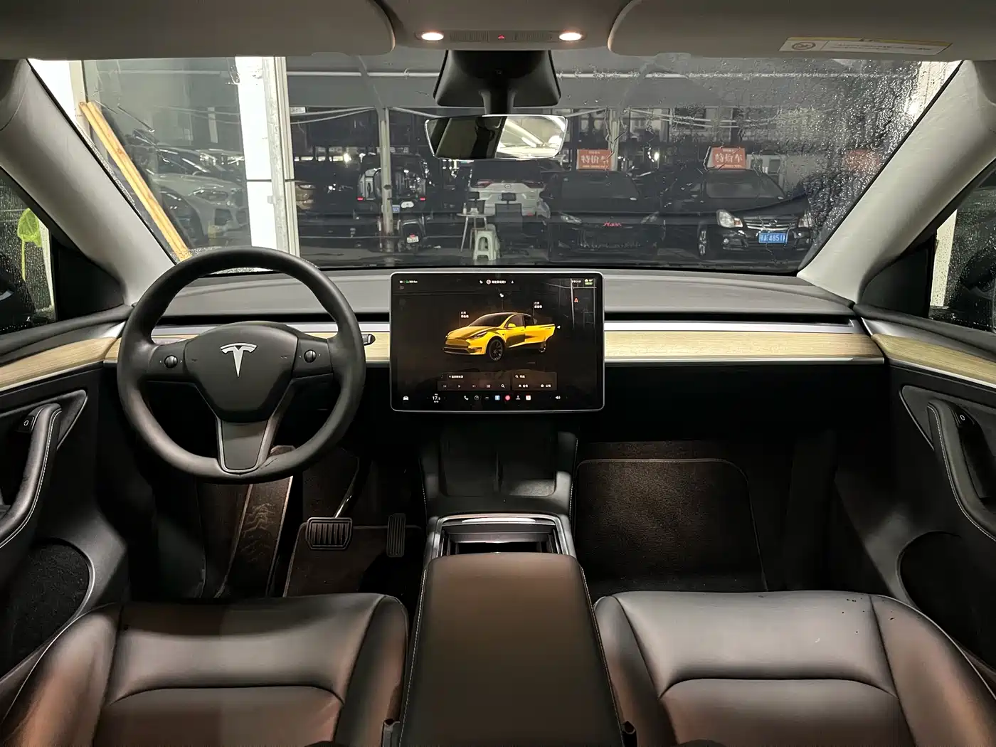 TESLA MODEL Y
