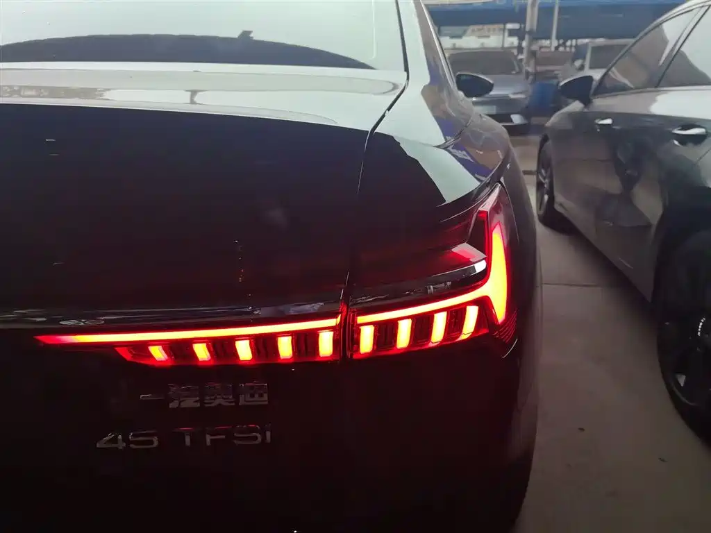 Audi A6L 2022 40 TFSI Luxury Dynamic фото 24