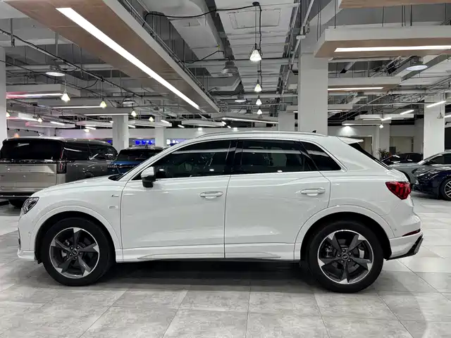 Audi Q3 2024 35 TFSI Fashion Sport — фото 4