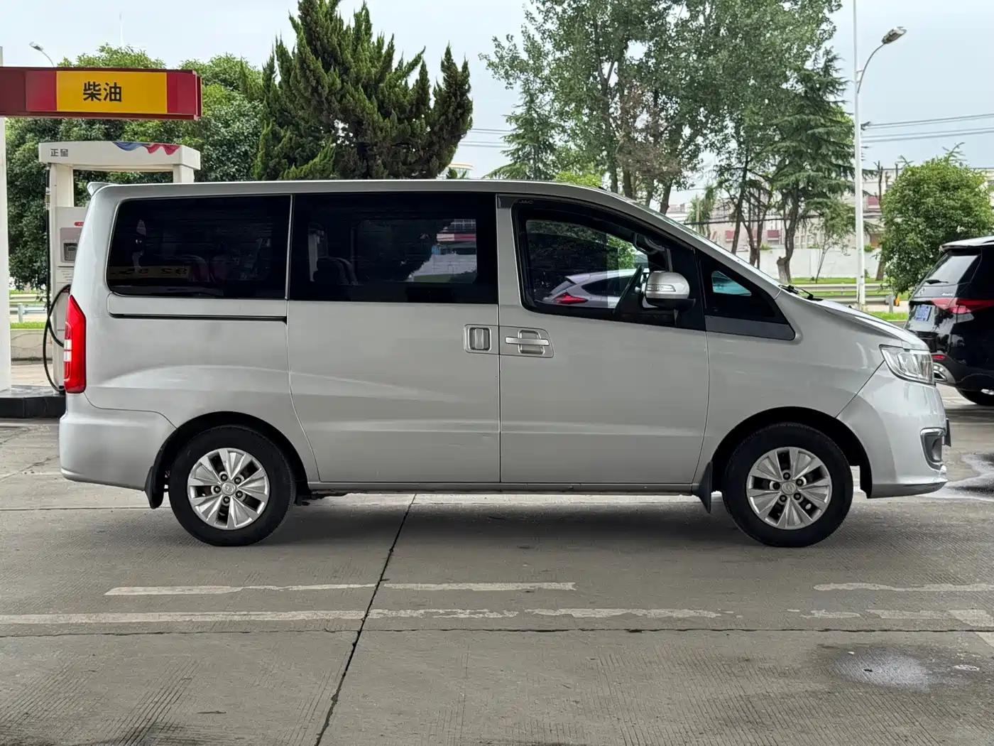 JAC Refine M3 2016 2016 IKEA Edition 1.6L Luxury