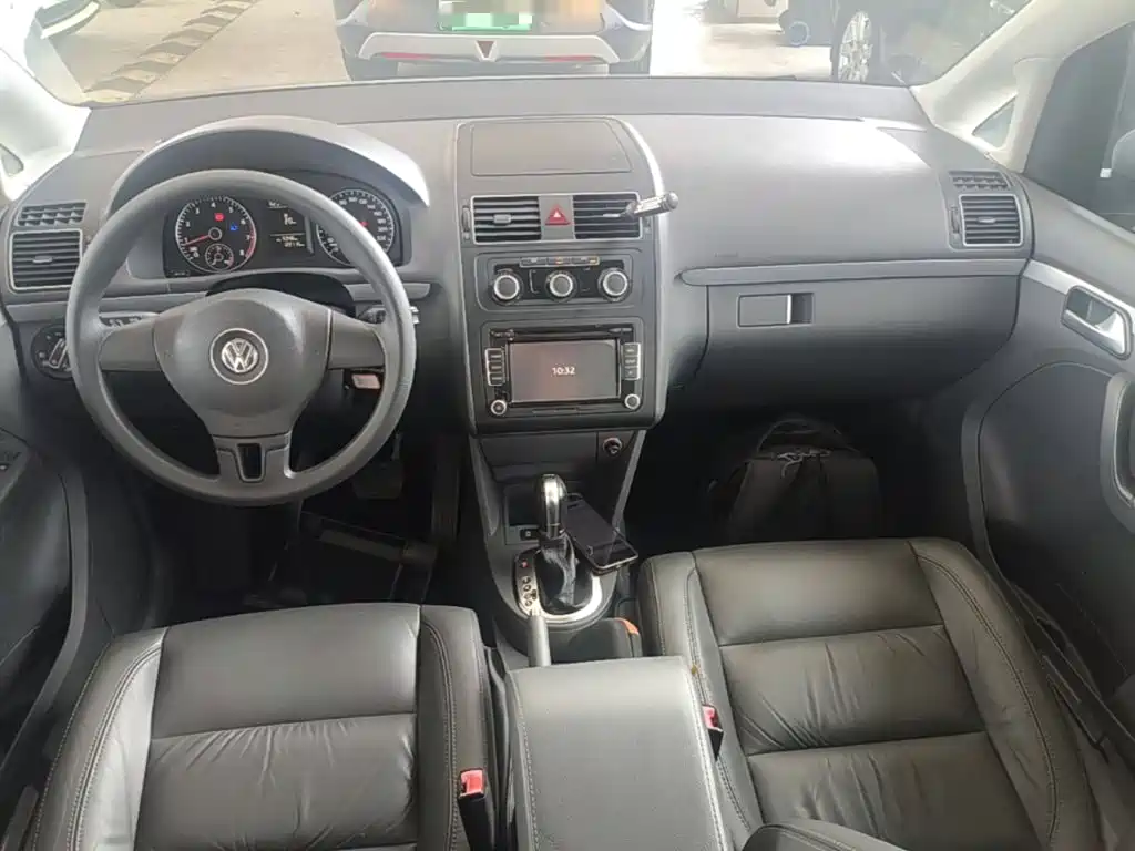 Volkswagen Touran 2016 2015 1.4T DSG Comfort Edition 5-seater