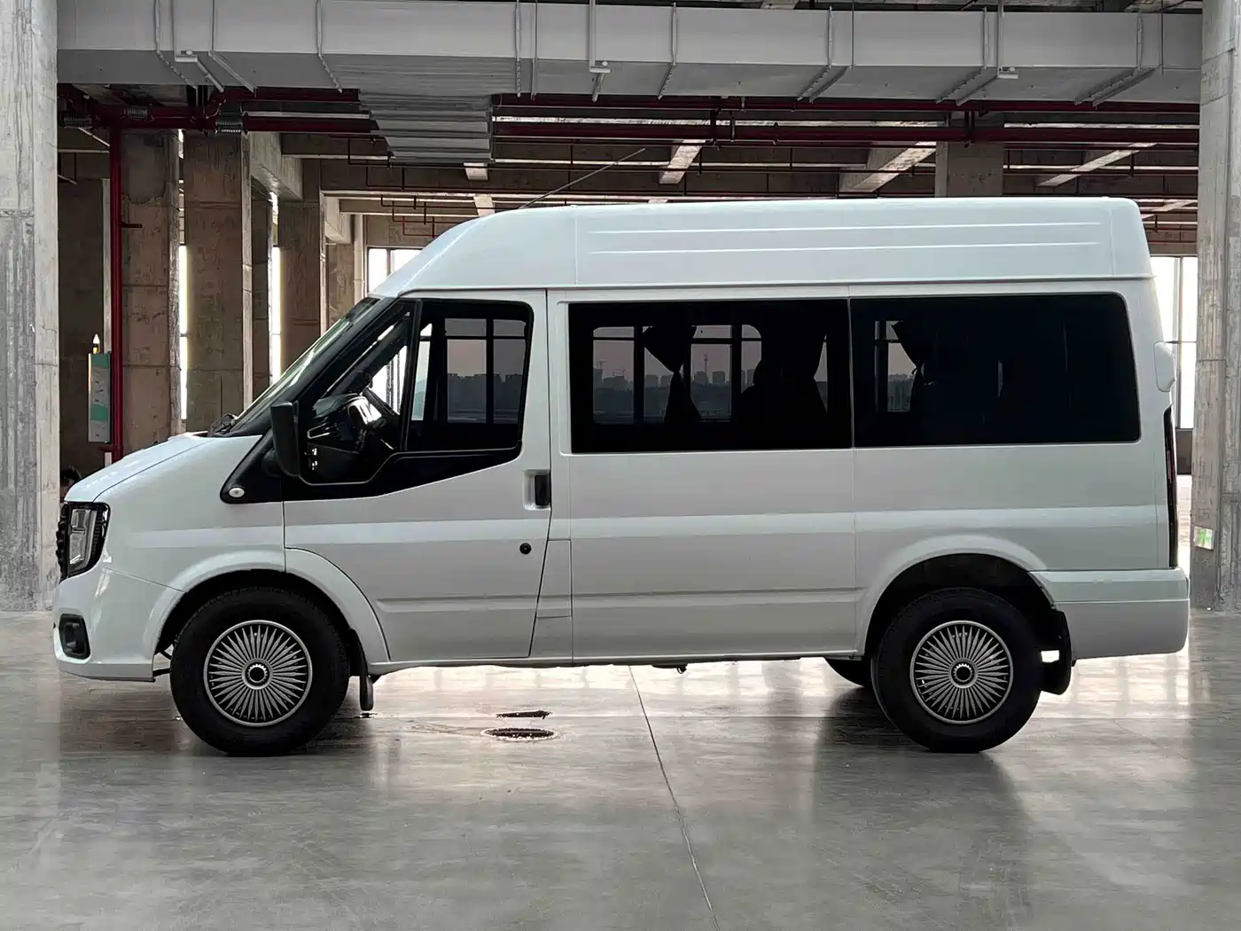 Jiangling JMC Fushun 2024 2023 2.0T Manual Short Wheelbase Low Roof Commercial Multi-purpose Vehicle 6 Seats Dual-opening Tailgate