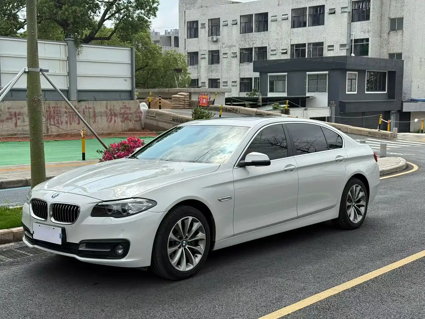 BMW 5 Series 2017 528Li Leading Edition