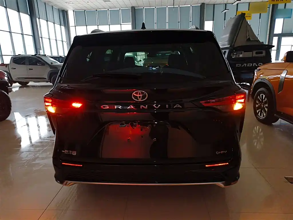 TOYOTA GREVIA
