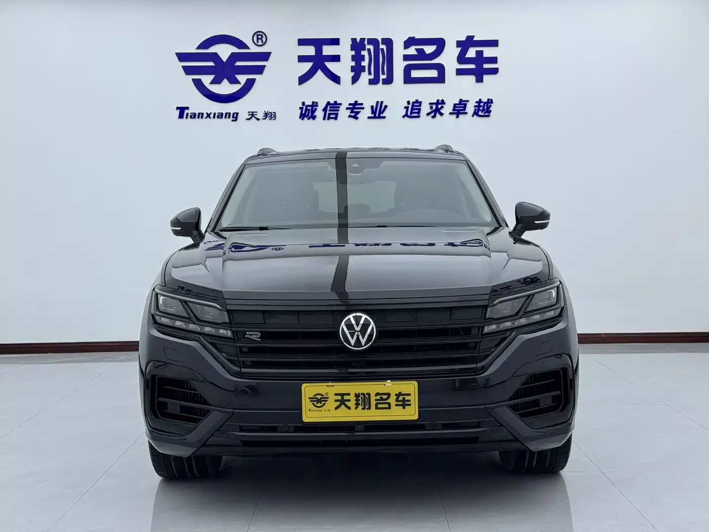 VOLKSWAGEN TOUAREG