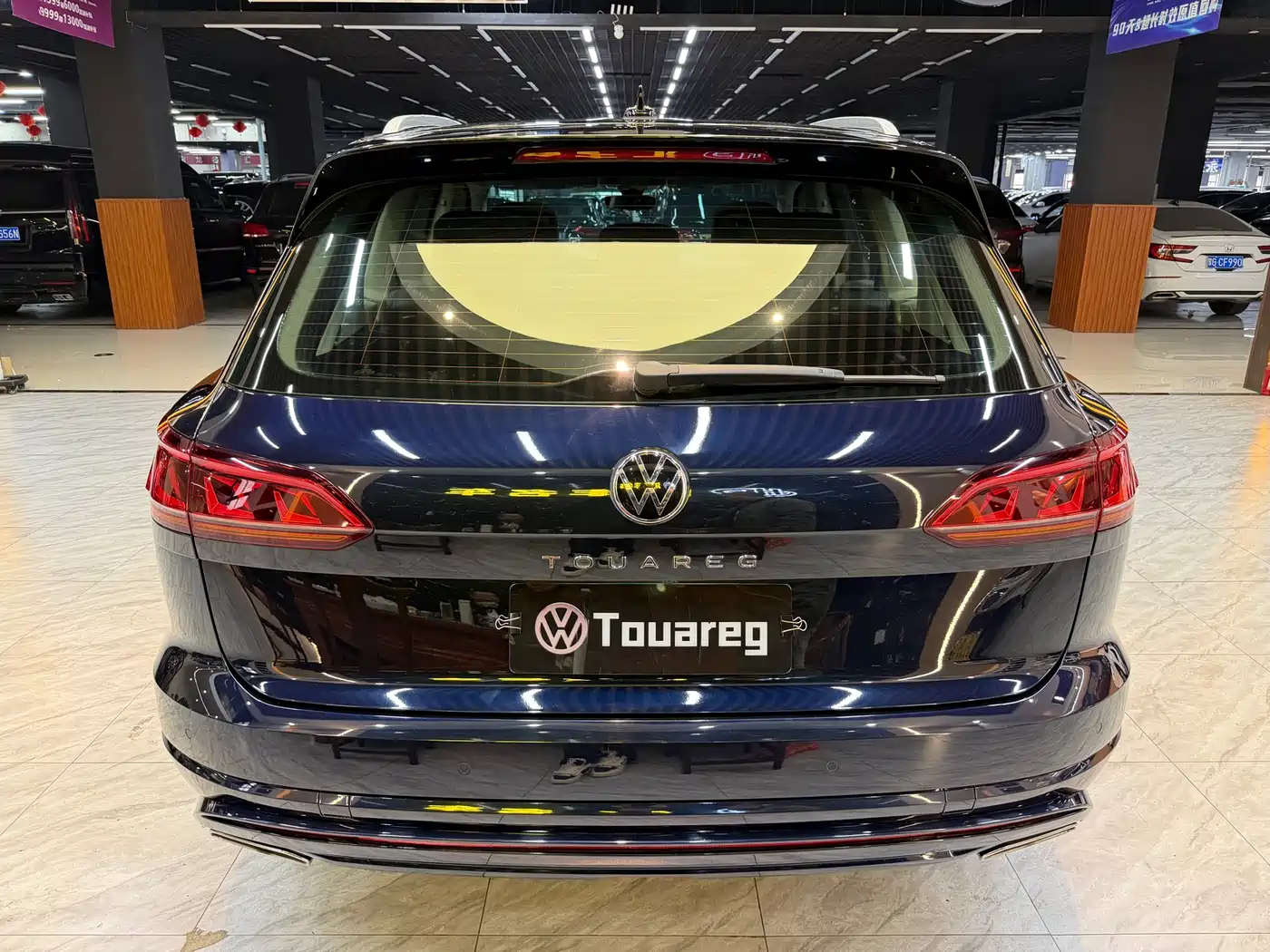 VOLKSWAGEN TOUAREG