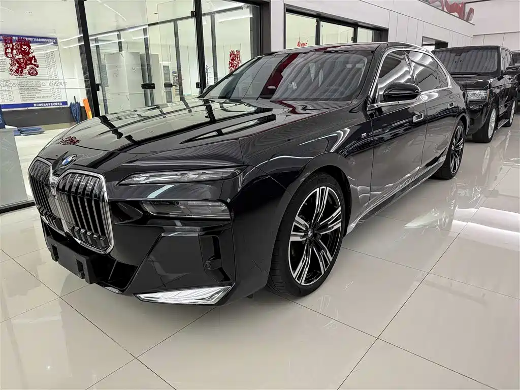 BMW 7 Series 2023 Model 740Li Leading M Sport Package