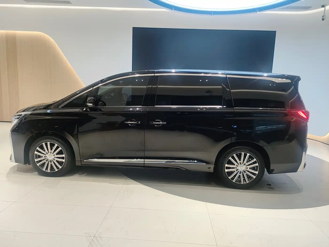 GAC Trumpchi Trumpchi M8 2021 Leading Show Series 390T Prestige Edition фото 4