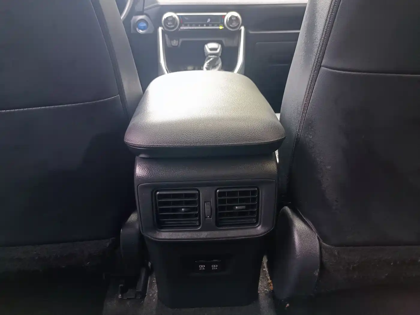 Toyota Wildlander 2020 Dual Engine 2.5L E-CVT FWD Luxury фото 28