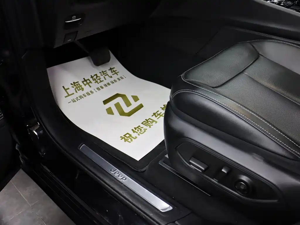 JEEP GRAND CHEROKEE 4XE