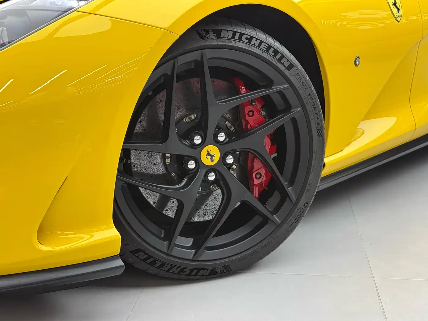 Ferrari 812 2018 2017 6.5L Superfast