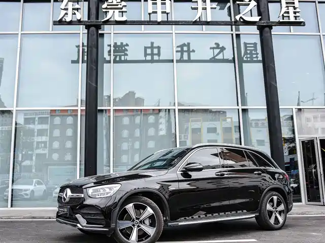 MERCEDES-BENZ GLC