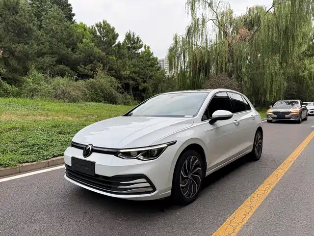 Volkswagen Golf 2022