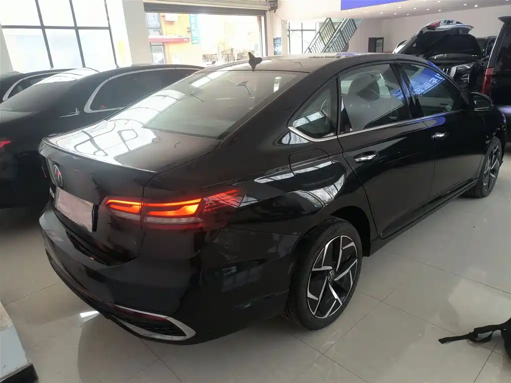 Volkswagen Lavida 2023 300TSI DSG Starlight Eternal Comfort Edition фото 7