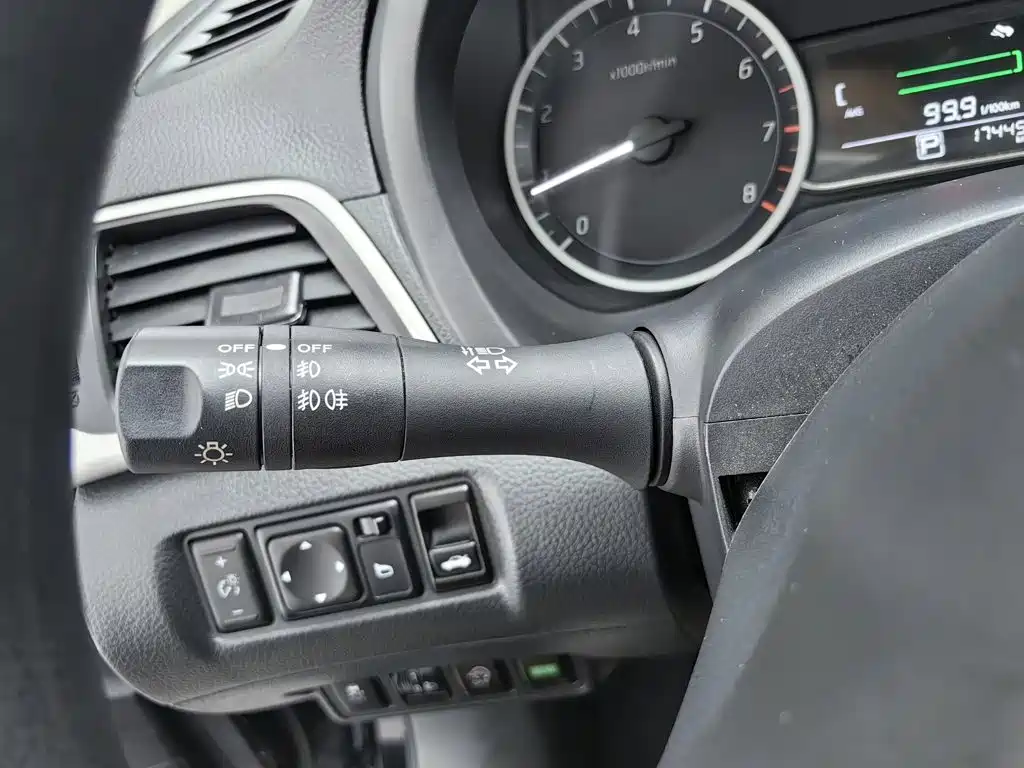 Фото 21 - Nissan Sylphy