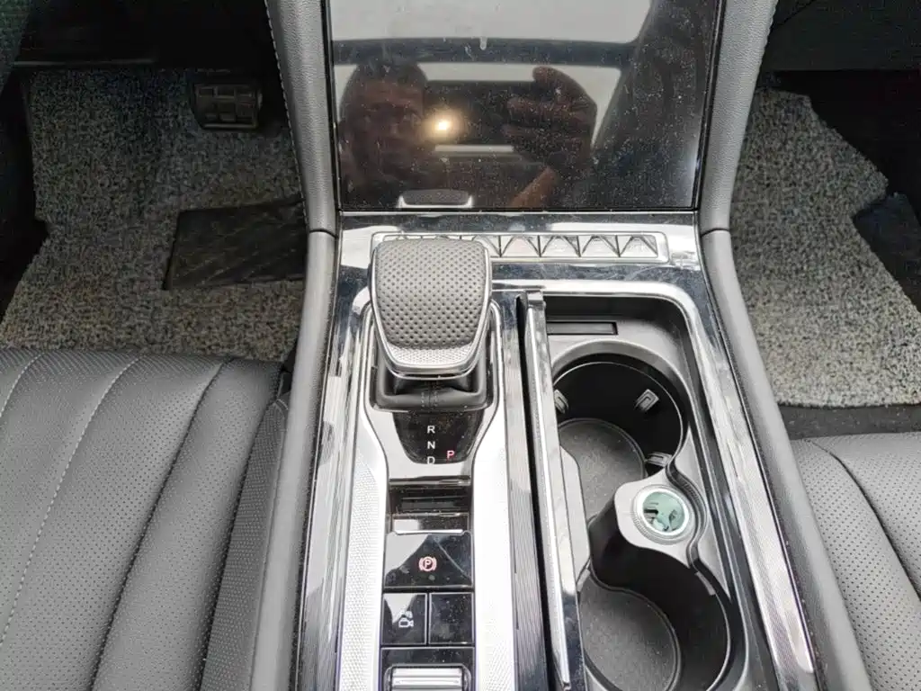 Hongqi H5 PHEV 2026 2025 170 Super Hybrid Edition