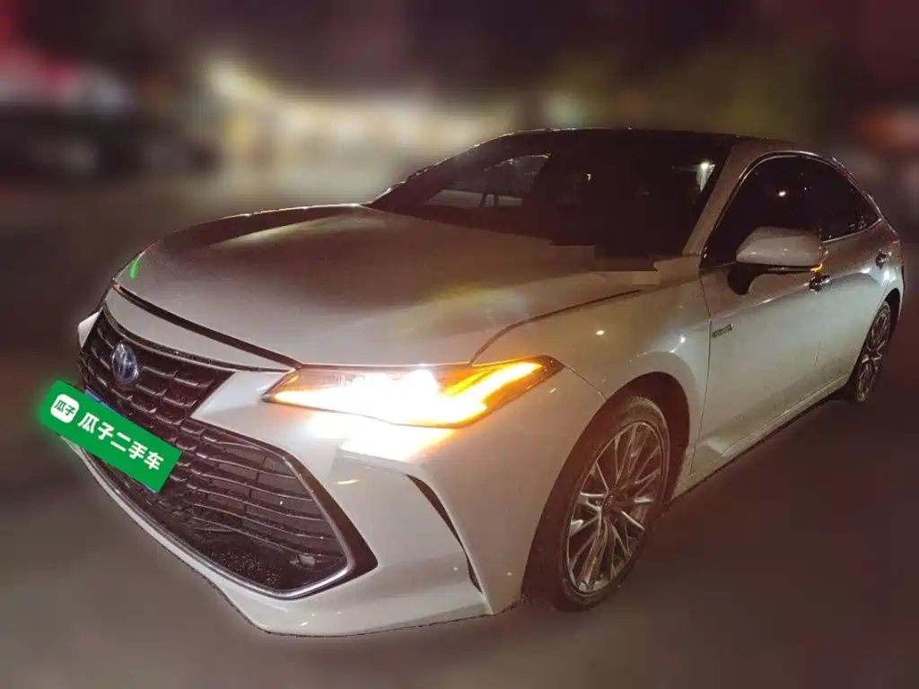 Photo 1 - Toyota Avalon