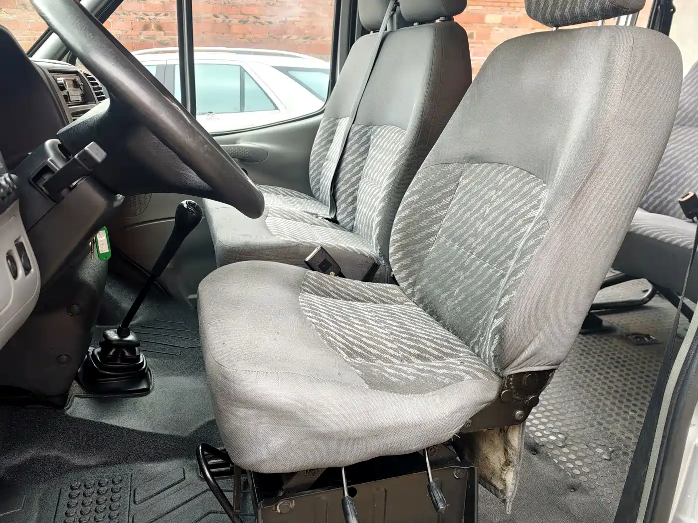 Ford Classic Transit 2015 2015 2.8T Diesel Short Wheelbase 6-Seater Mid-Roof MPV JX493ZLQ4