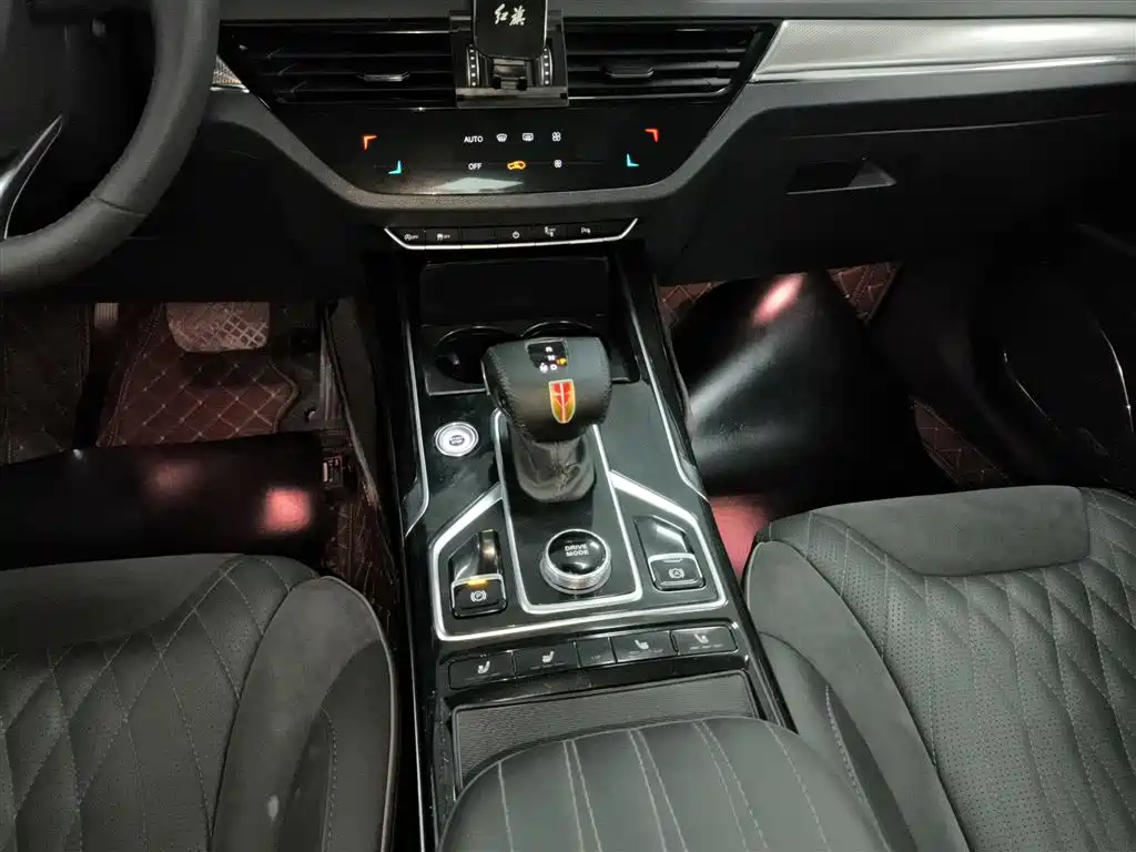 Hongqi HS5 2022 Facelift 2.0T Smart Flag Enjoyment Edition фото 14