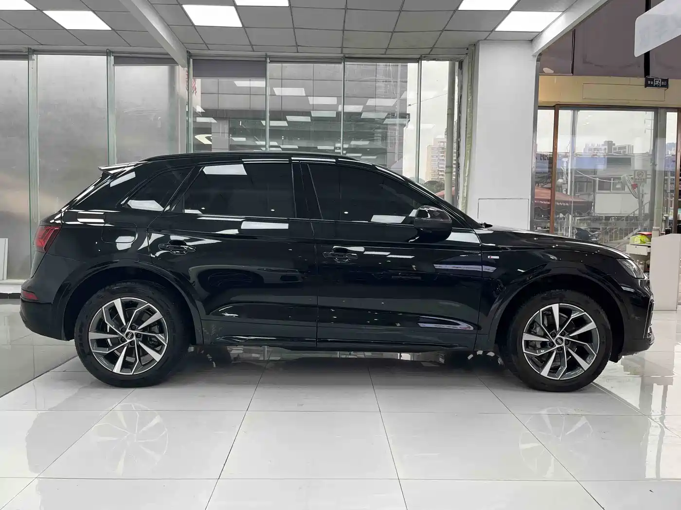 Audi Q5L 2023 40T Luxury Dynamic фото 13