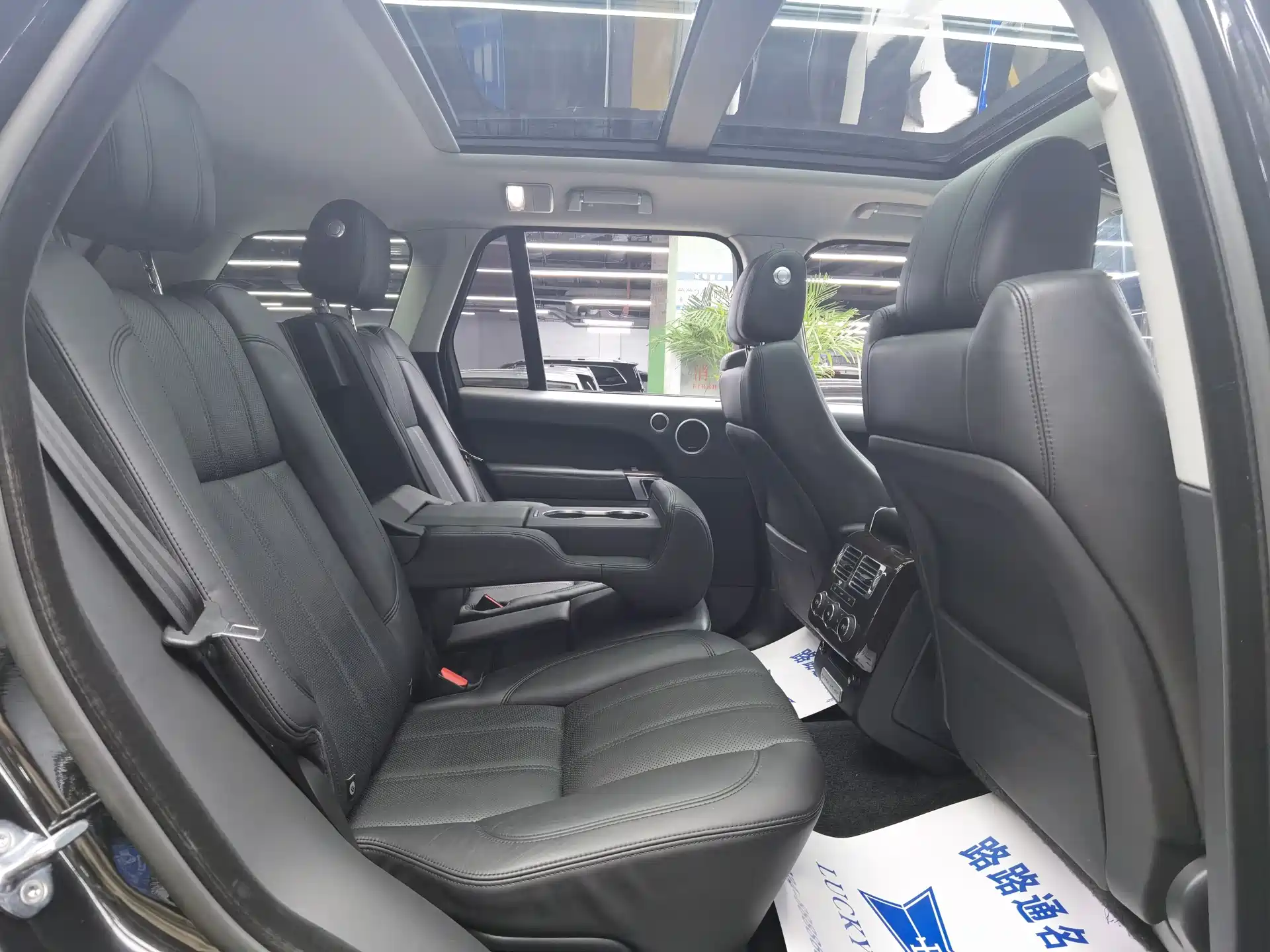 Фото 9 - Land Rover Range Rover