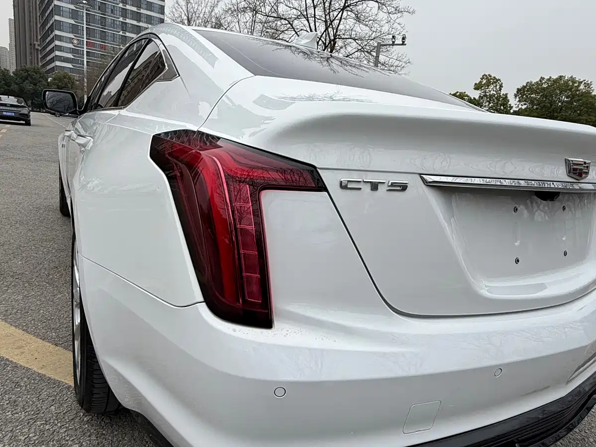 CADILLAC CT5