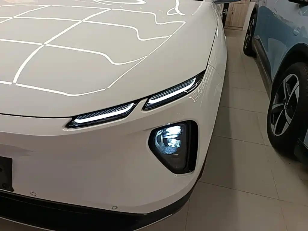 Фото 24 - NIO ES6