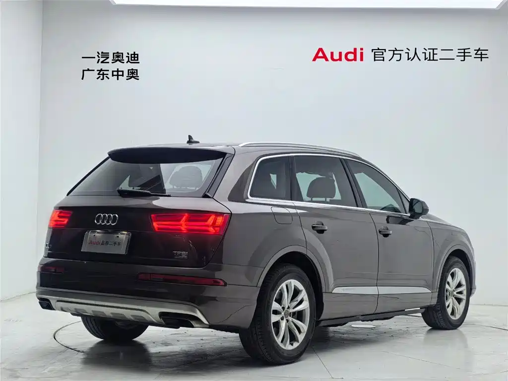 Audi Q7 2018 40 TFSI Comfort фото 4